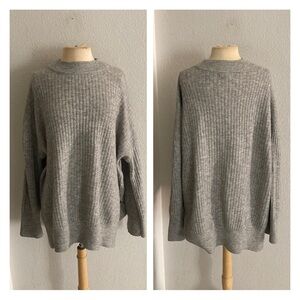 ❤️$5 BUNDLE SALE H&M oversized gray sweater